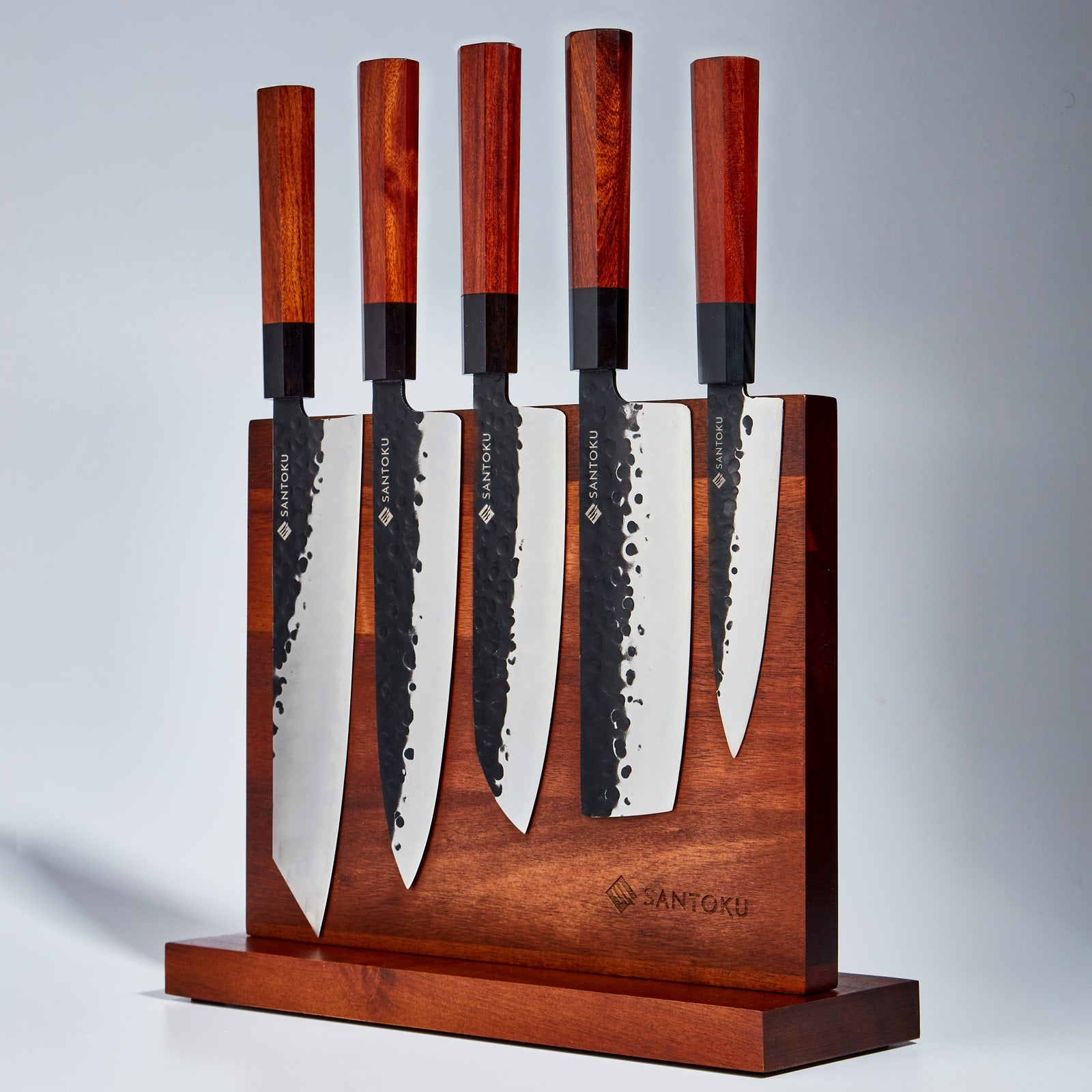 Série de couteaux Minato avec porte-couteau magnétique en bois Acacia –  santokuknives