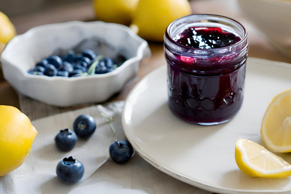 Confiture de myrtille maison avec un soupçon de citron