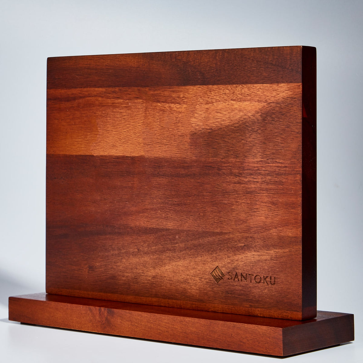 Série de couteaux Minato avec porte-couteau magnétique en bois d'acacia