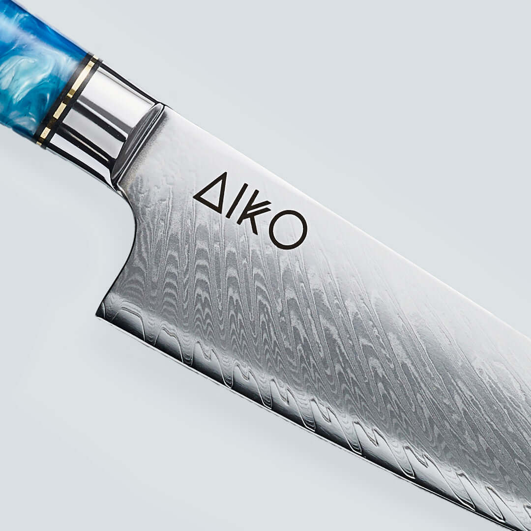 Aiko Bleu (あいこ, アイコ) Damas Steel Couteau avec manche en résine bleu colorée