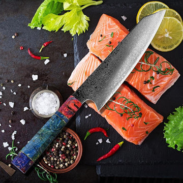 Kiritsuke (きりつけ きりつけ) Couteau en acier Damas avec poignée d'ébène colorée